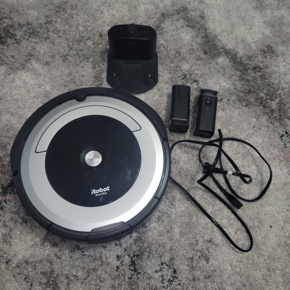 IROBOT ROOMBA 690 Robot Vacuum Cleaner w/Charger App-Controlled Wi-Fi Connect
